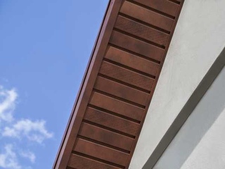Софит металлический центральная перфорация 0,5 Velur с пленкой RR 32 темно-коричневый 3 - в «Монолит-Металлопрокат».