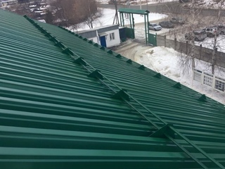 Профлист НС35 0.65 мм RAL 6005 Зеленый Мох 2 - в «Монолит-Металлопрокат».